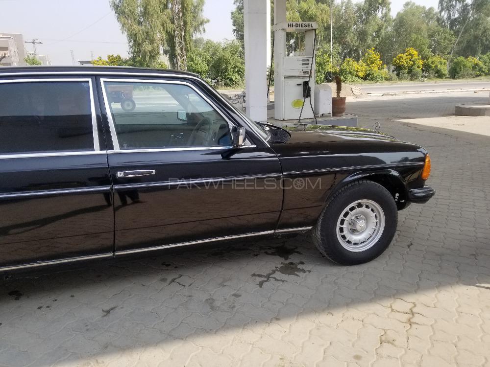 Mercedes Benz 200 D 1982 for Sale in Swabi Mercedes Benz 200 D 1982 for Sale in Swabi Image-13