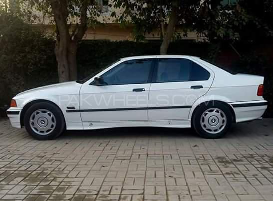 BMW 3 Series 1993 for Sale in Lahore BMW 3 Series 1993 for Sale in Lahore Image-2