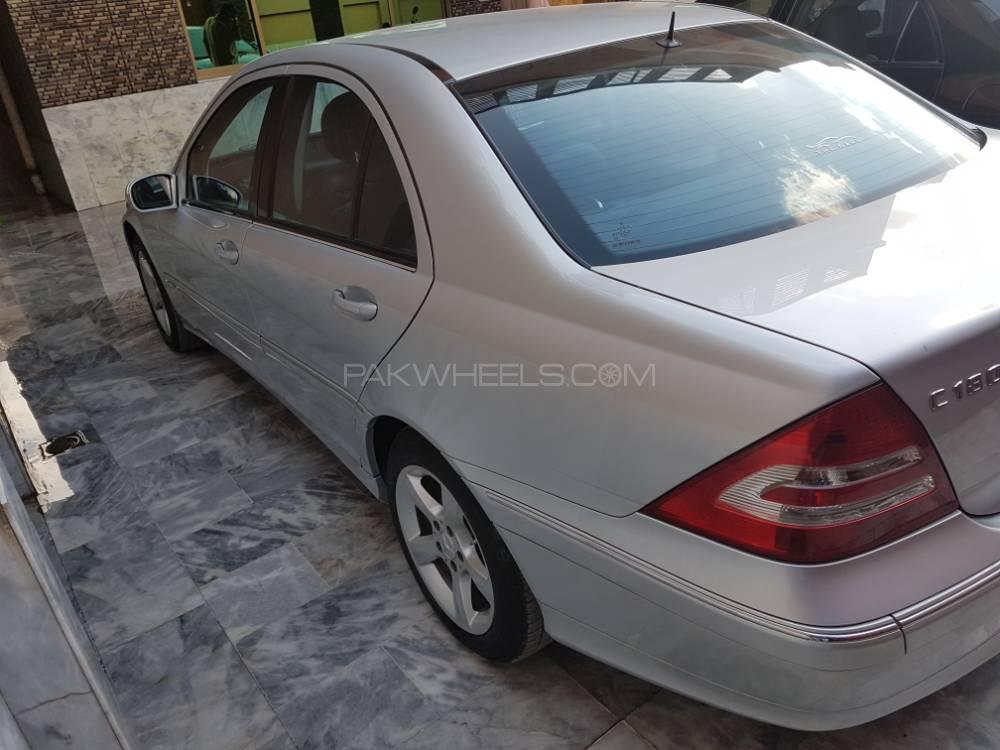مرسڈیز بینز سی کلاس 2006 for Sale in پشاور مرسڈیز بینز سی کلاس 2006 for Sale in پشاور Image-3