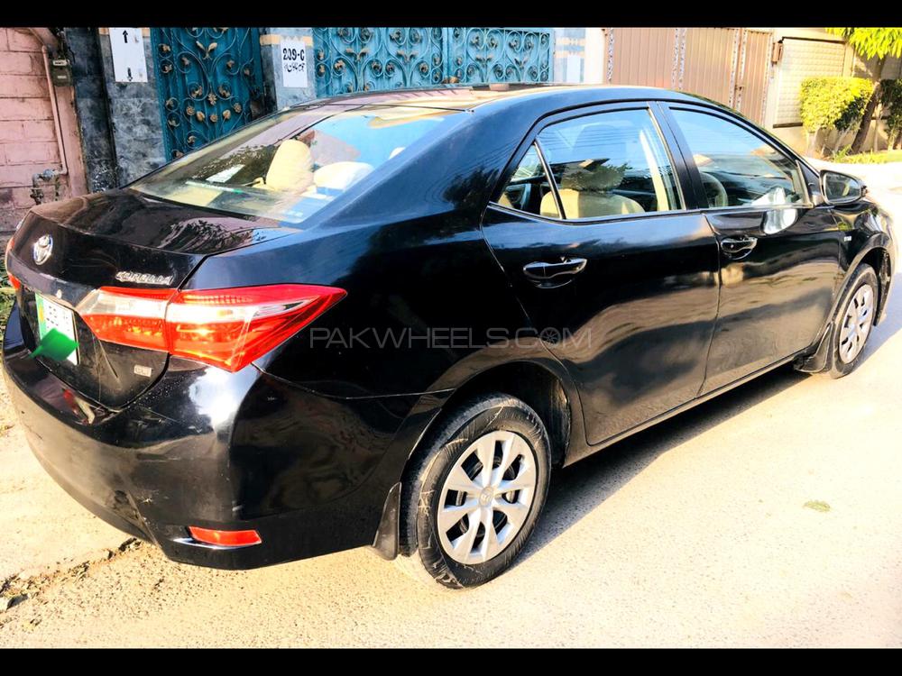 Toyota Corolla 2015 for Sale in Lahore Toyota Corolla 2015 for Sale in Lahore Image-5
