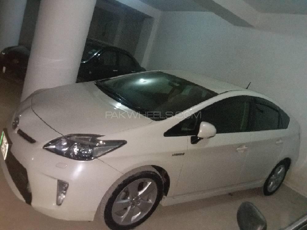 Toyota Prius 2013 for Sale in Peshawar Toyota Prius 2013 for Sale in Peshawar Image-3