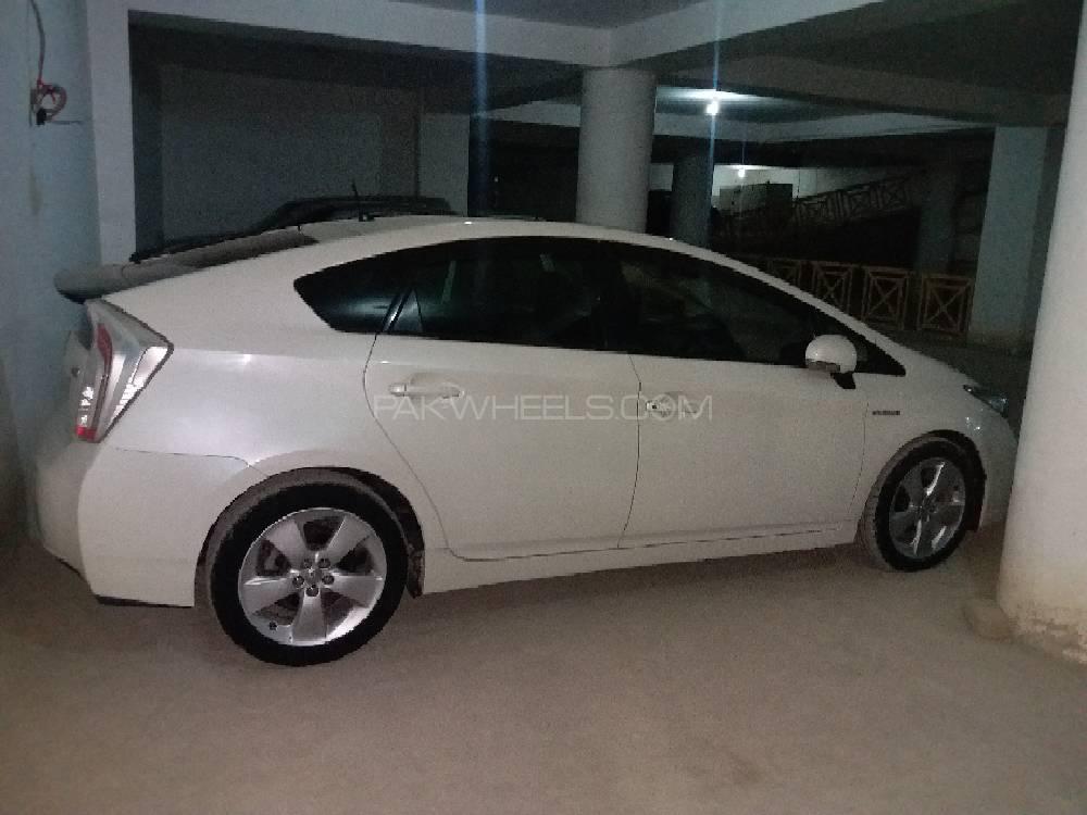 Toyota Prius 2013 for Sale in Peshawar Toyota Prius 2013 for Sale in Peshawar Image-2