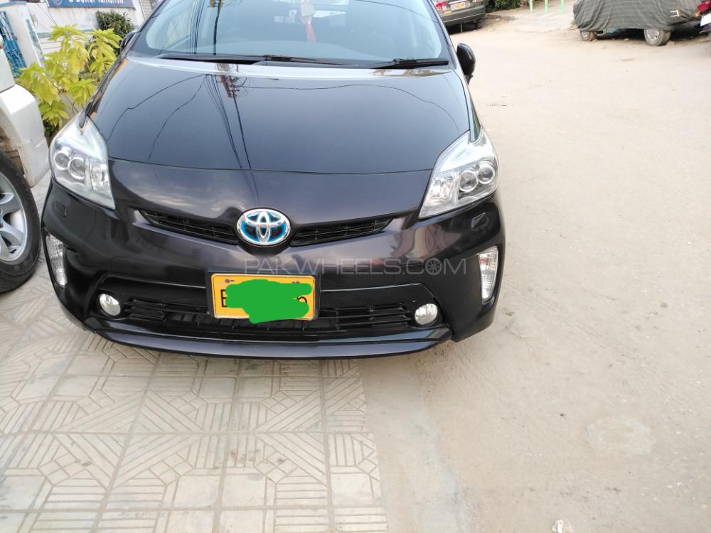 Toyota Prius 2014 for Sale in Karachi Toyota Prius 2014 for Sale in Karachi Image-3