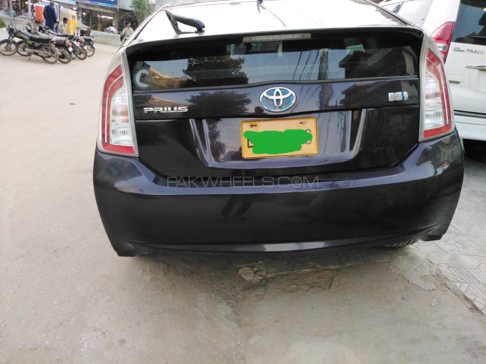 Toyota Prius 2014 for Sale in Karachi Toyota Prius 2014 for Sale in Karachi Image-5