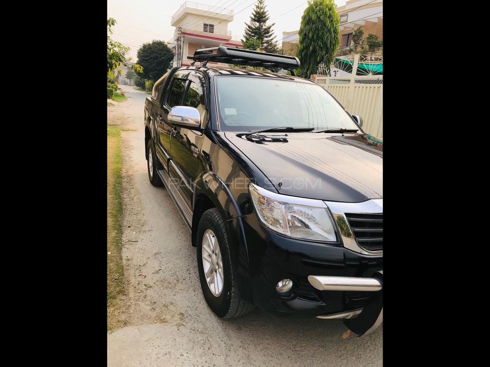 Toyota Hilux 2016 for Sale in Lahore Toyota Hilux 2016 for Sale in Lahore Image-5
