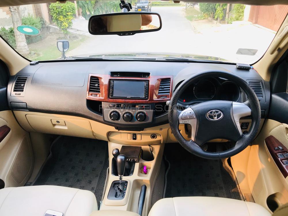Toyota Hilux 2016 for Sale in Lahore Toyota Hilux 2016 for Sale in Lahore Image-14