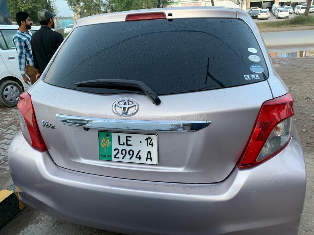 Toyota Vitz 2011 for Sale in Gujranwala Image-1