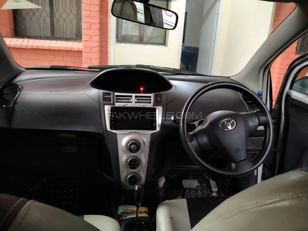 Toyota Vitz 2007 for Sale in Lakki marwat Image-1