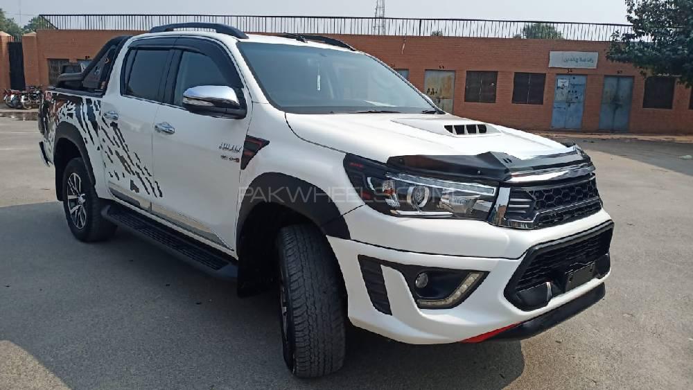 Toyota Hilux 2017 for Sale in Lahore Toyota Hilux 2017 for Sale in Lahore Image-10