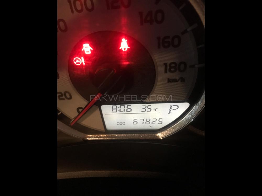 Toyota Corolla Fielder 2014 for Sale in Rawalpindi Toyota Corolla Fielder 2014 for Sale in Rawalpindi Image-8