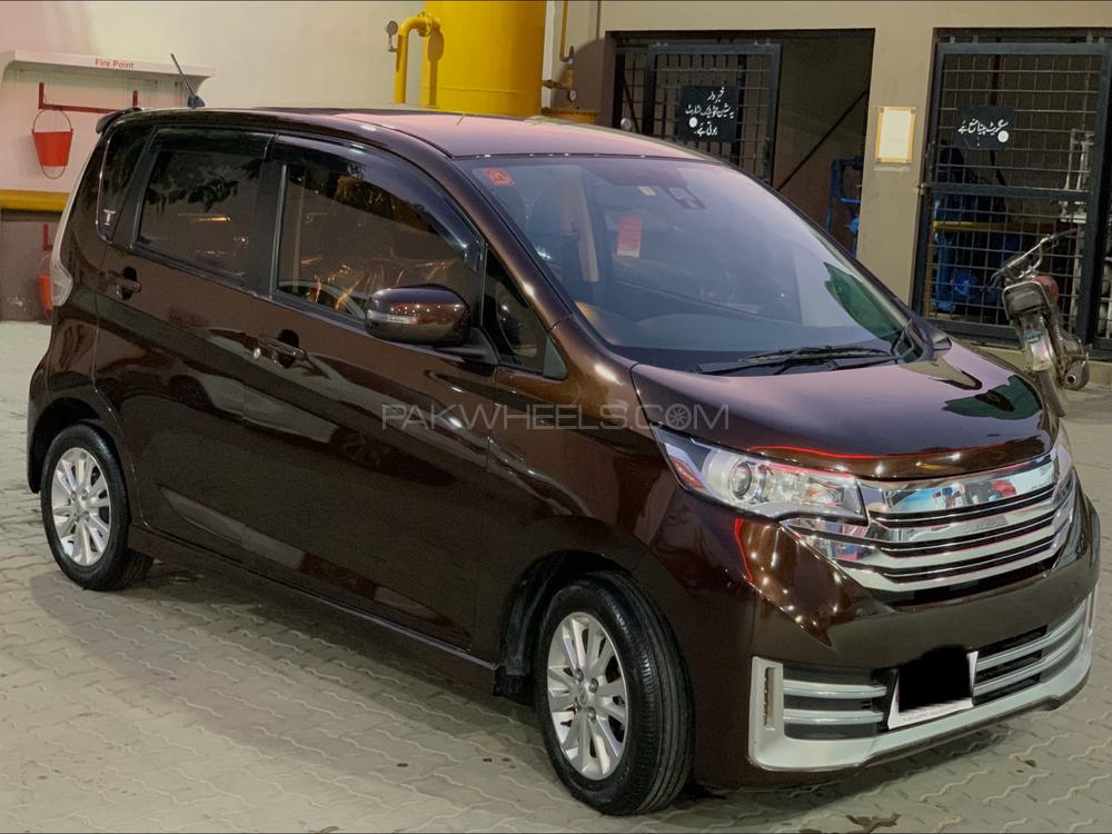 Nissan Dayz Highway Star 2015 for Sale in Sialkot Nissan Dayz Highway Star 2015 for Sale in Sialkot Image-5