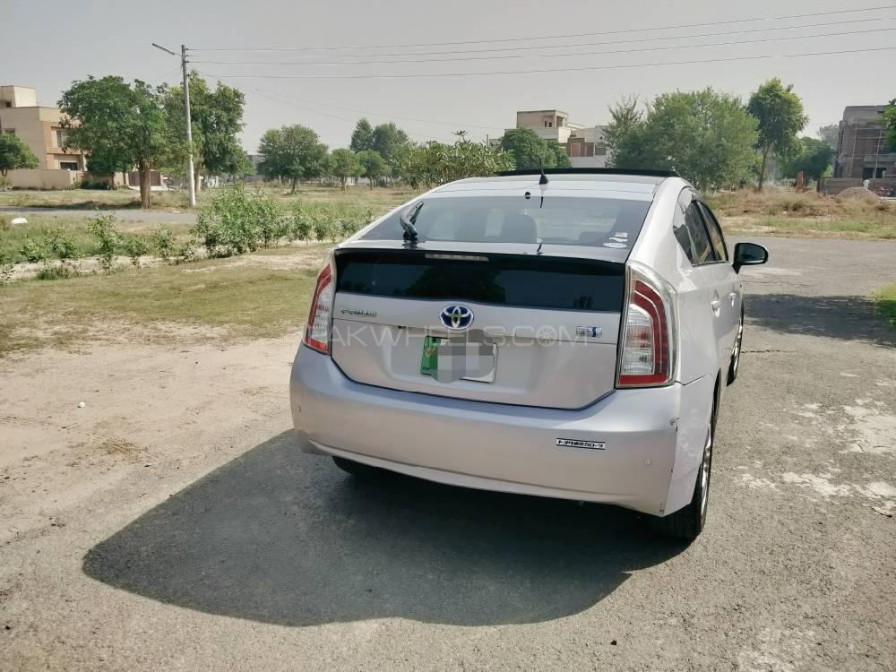 Toyota Prius 2012 for Sale in Faisalabad Toyota Prius 2012 for Sale in Faisalabad Image-12