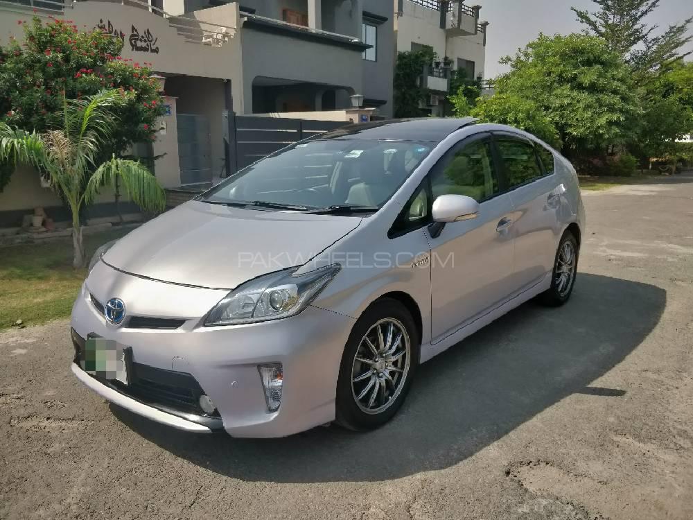 Toyota Prius 2012 for Sale in Faisalabad Toyota Prius 2012 for Sale in Faisalabad Image-2