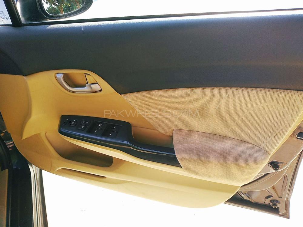 Honda Civic 2014 for Sale in Rawalpindi Honda Civic 2014 for Sale in Rawalpindi Image-10