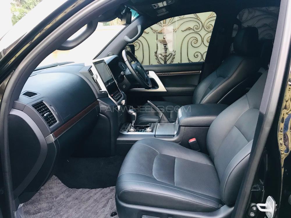 Toyota Land Cruiser 2017 for Sale in Islamabad Toyota Land Cruiser 2017 for Sale in Islamabad Image-4