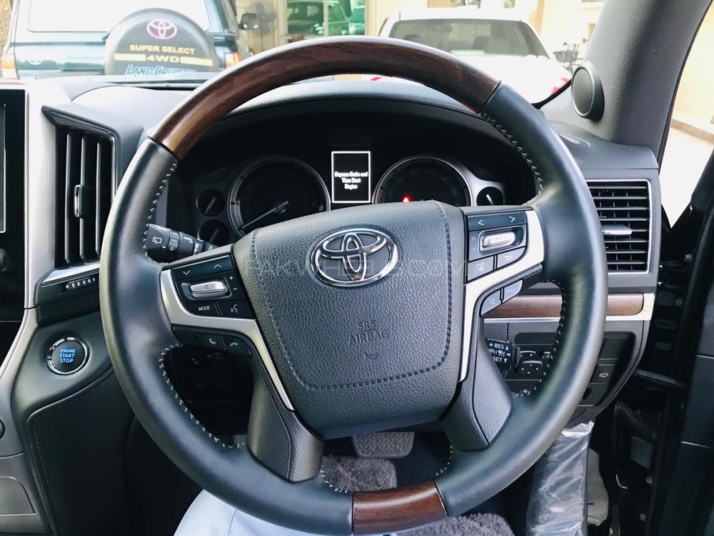 Toyota Land Cruiser 2017 for Sale in Islamabad Toyota Land Cruiser 2017 for Sale in Islamabad Image-6