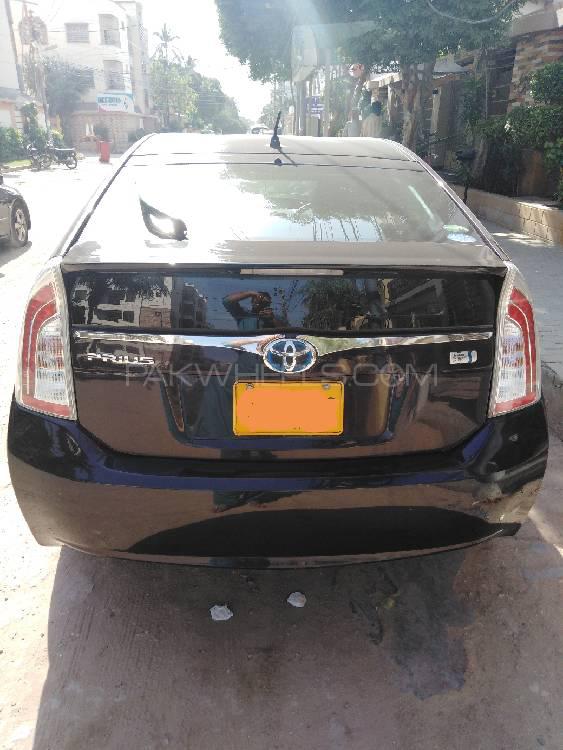 Toyota Prius 2014 for Sale in Karachi Toyota Prius 2014 for Sale in Karachi Image-10