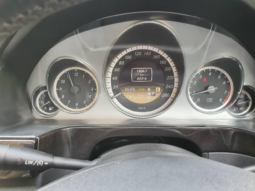 Mercedes Benz E Class 2012 for Sale in Karachi Mercedes Benz E Class 2012 for Sale in Karachi Image-8