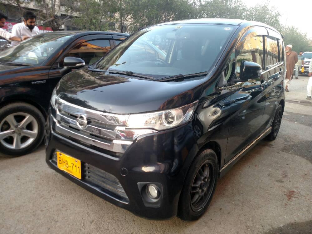 Nissan Dayz Highway Star 2013 for Sale in Karachi Nissan Dayz Highway Star 2013 for Sale in Karachi Image-2