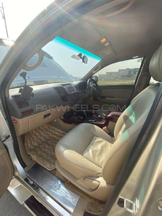 Toyota Hilux 2012 for Sale in Multan Toyota Hilux 2012 for Sale in Multan Image-10