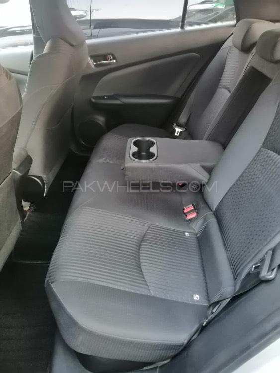 Toyota Prius 2016 for Sale in Lahore Toyota Prius 2016 for Sale in Lahore Image-8