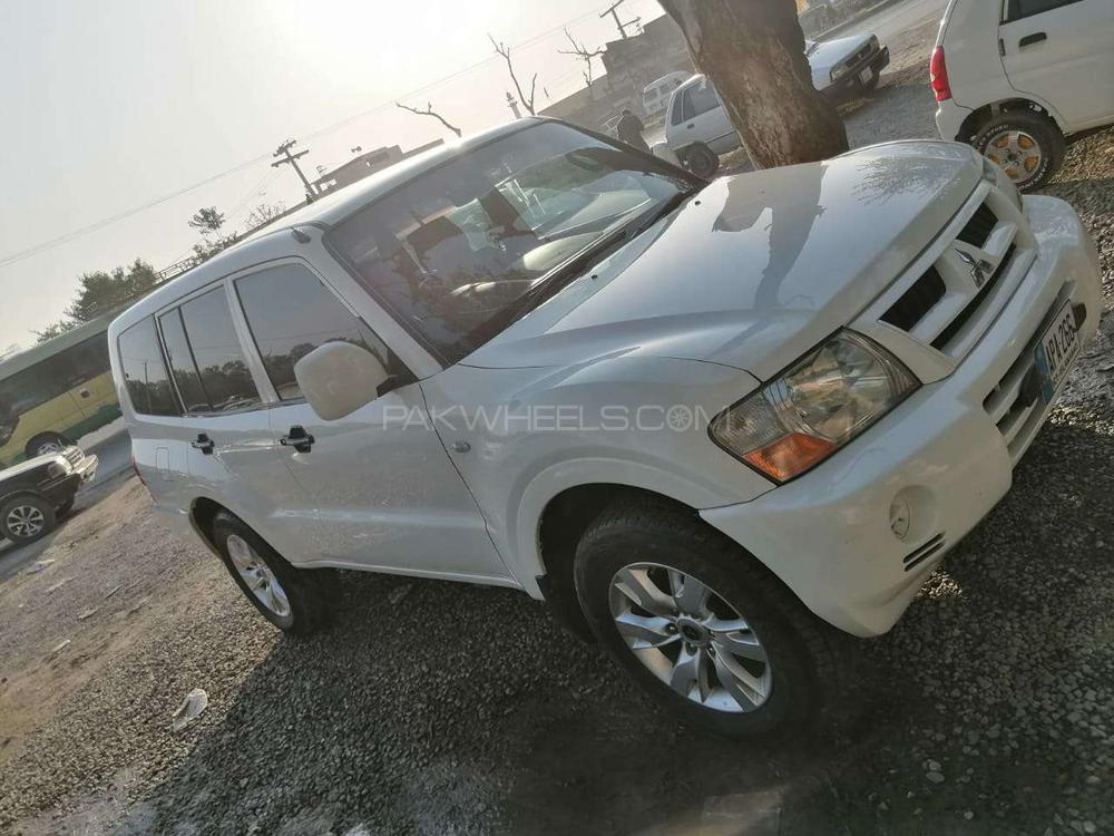 Mitsubishi Pajero 2005 for Sale in Rawalpindi Mitsubishi Pajero 2005 for Sale in Rawalpindi Image-3