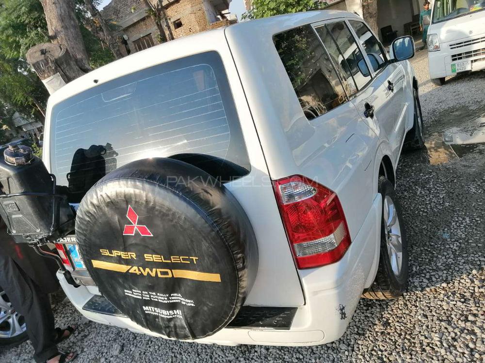 Mitsubishi Pajero 2005 for Sale in Rawalpindi Mitsubishi Pajero 2005 for Sale in Rawalpindi Image-4