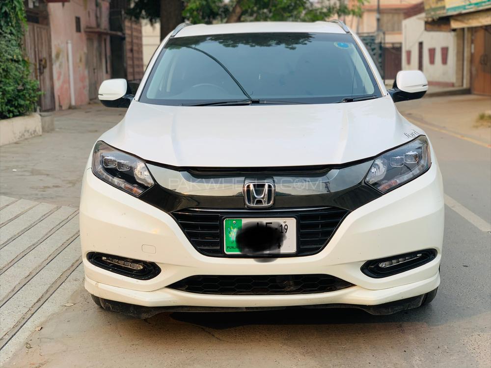 Honda Vezel 2017 for Sale in Multan Image-1