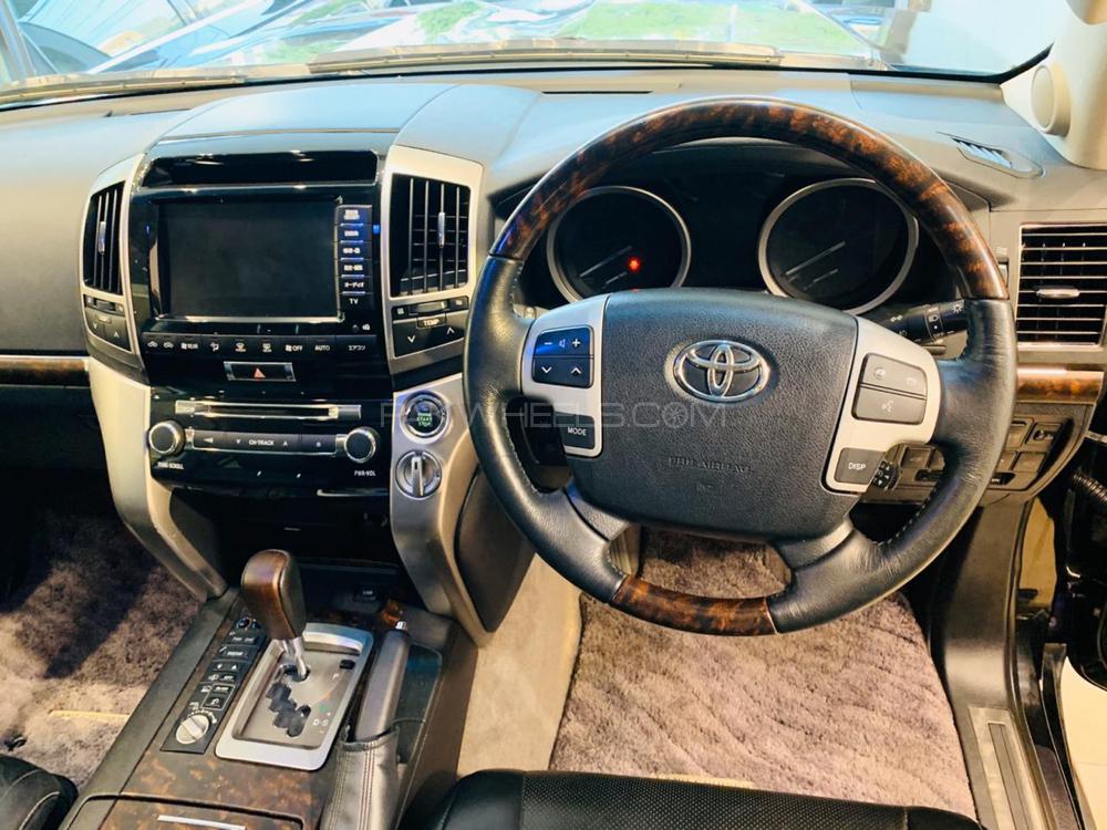 Toyota Land Cruiser 2012 for Sale in Lahore Toyota Land Cruiser 2012 for Sale in Lahore Image-6
