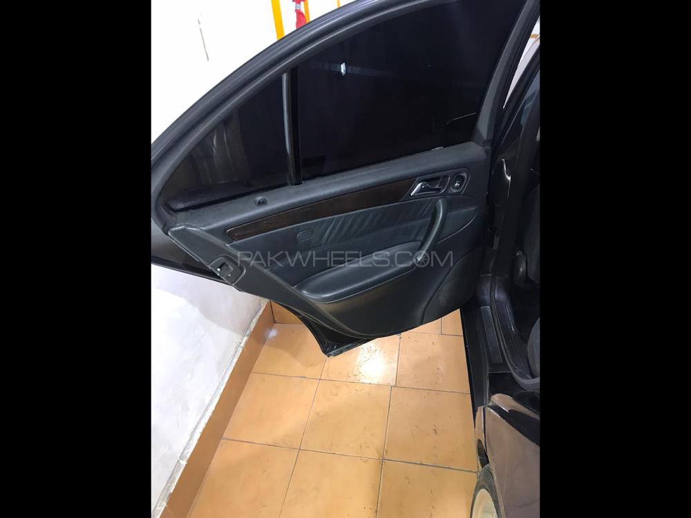 مرسڈیز بینز سی کلاس 2003 for Sale in فیصل آباد مرسڈیز بینز سی کلاس 2003 for Sale in فیصل آباد Image-5