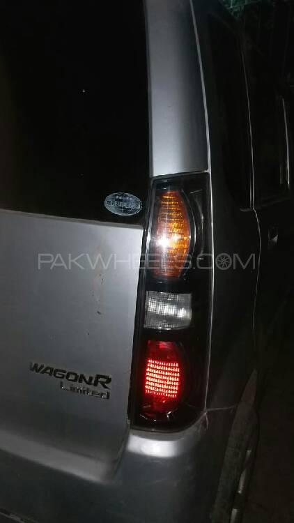 Daihatsu Atrai Wagon 2004 for Sale in Lahore Image-1