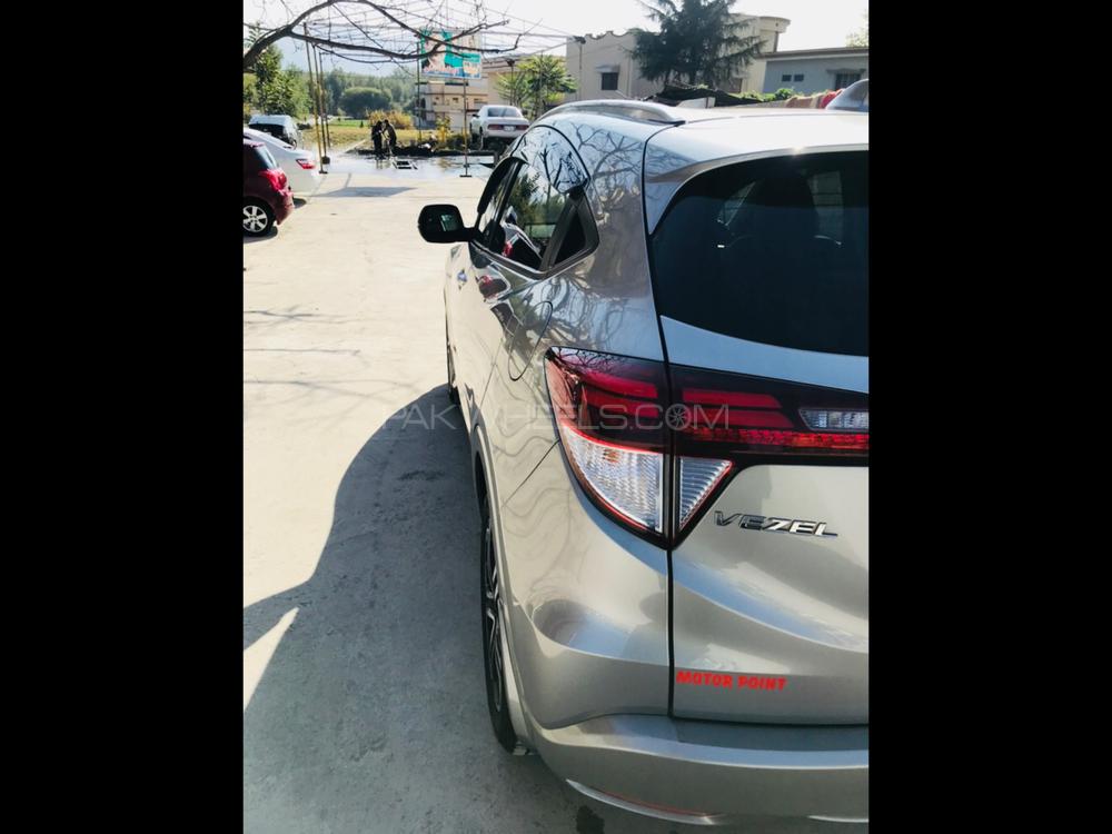 Honda Vezel 2015 for Sale in Abbottabad Honda Vezel 2015 for Sale in Abbottabad Image-6