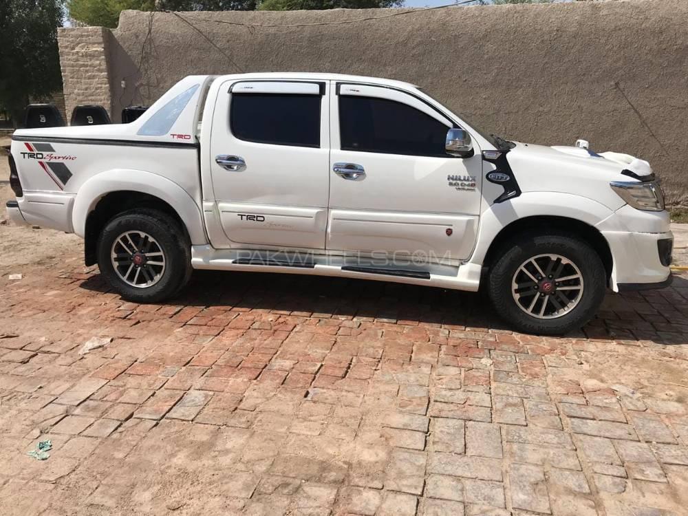 Toyota Hilux 2012 for Sale in Sukkur Toyota Hilux 2012 for Sale in Sukkur Image-2
