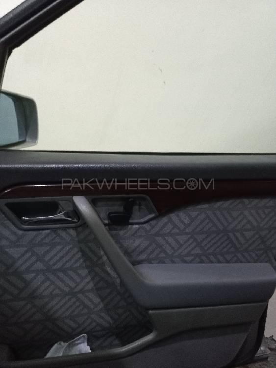 Mercedes Benz C Class 1994 for Sale in Peshawar Mercedes Benz C Class 1994 for Sale in Peshawar Image-5