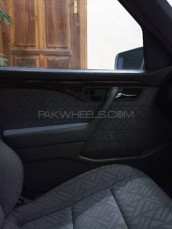 Mercedes Benz C Class 1994 for Sale in Peshawar Mercedes Benz C Class 1994 for Sale in Peshawar Image-7
