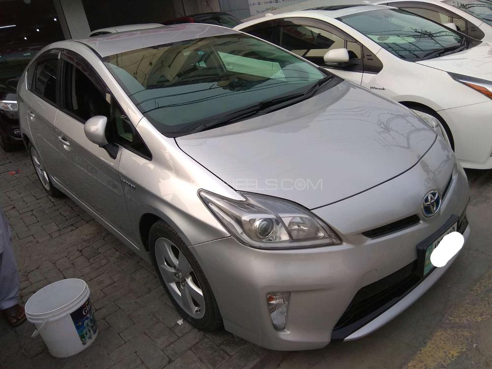 Toyota Prius 2013 for Sale in Lahore Toyota Prius 2013 for Sale in Lahore Image-2