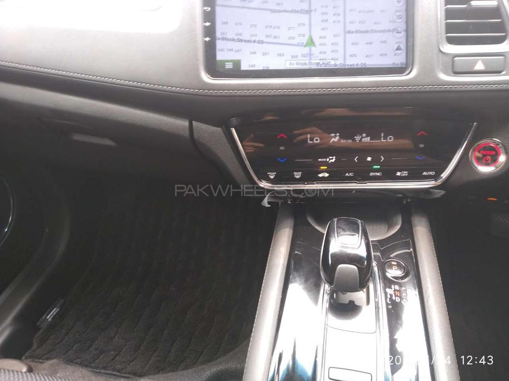 Honda Vezel 2018 for Sale in Islamabad Honda Vezel 2018 for Sale in Islamabad Image-10