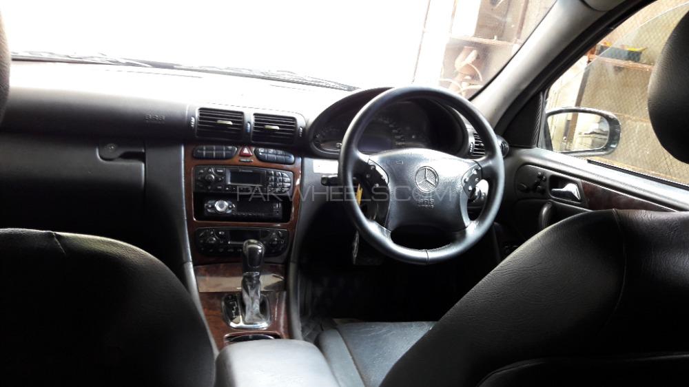 Mercedes Benz C Class 2005 for Sale in Gujranwala Mercedes Benz C Class 2005 for Sale in Gujranwala Image-3