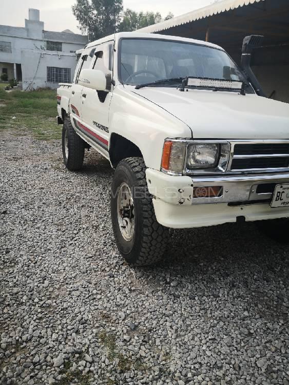 Toyota Hilux 1988 for Sale in Mardan Image-1