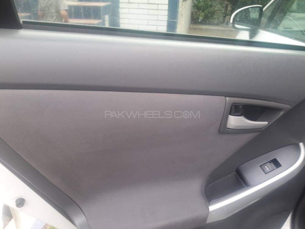 Toyota Prius 2011 for Sale in Lahore Toyota Prius 2011 for Sale in Lahore Image-5