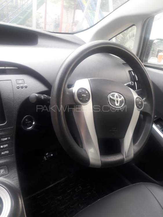 Toyota Prius 2011 for Sale in Lahore Toyota Prius 2011 for Sale in Lahore Image-17