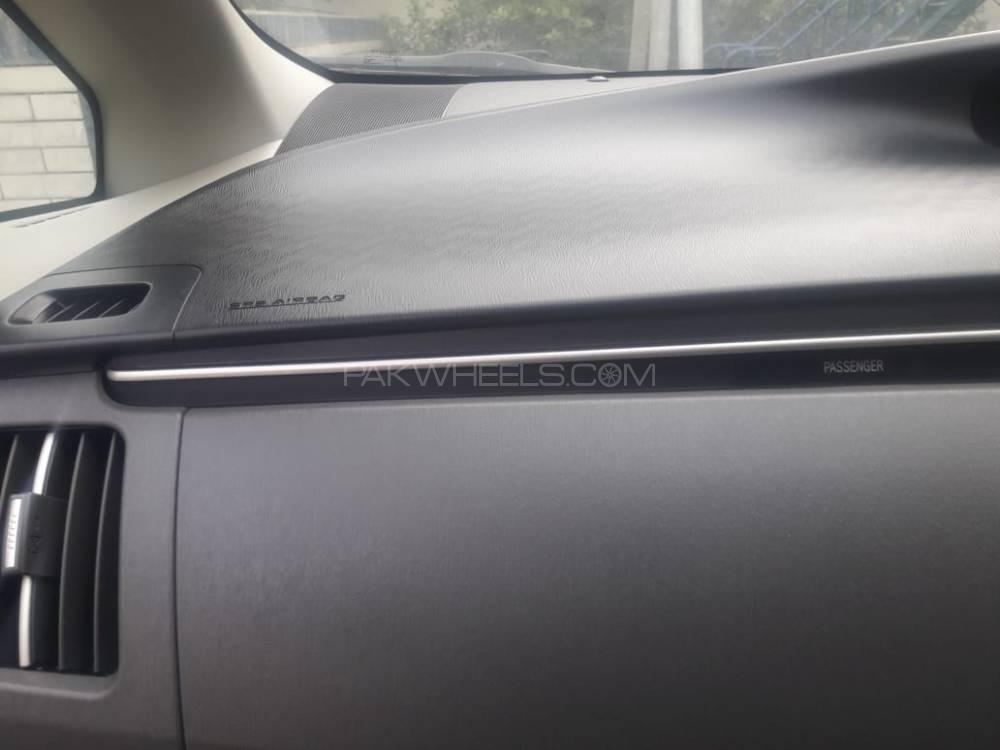 Toyota Prius 2011 for Sale in Lahore Toyota Prius 2011 for Sale in Lahore Image-18