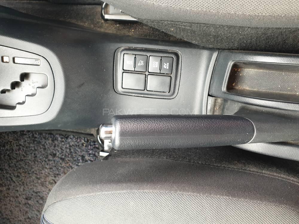 Toyota Aqua 2016 for Sale in Okara Toyota Aqua 2016 for Sale in Okara Image-8