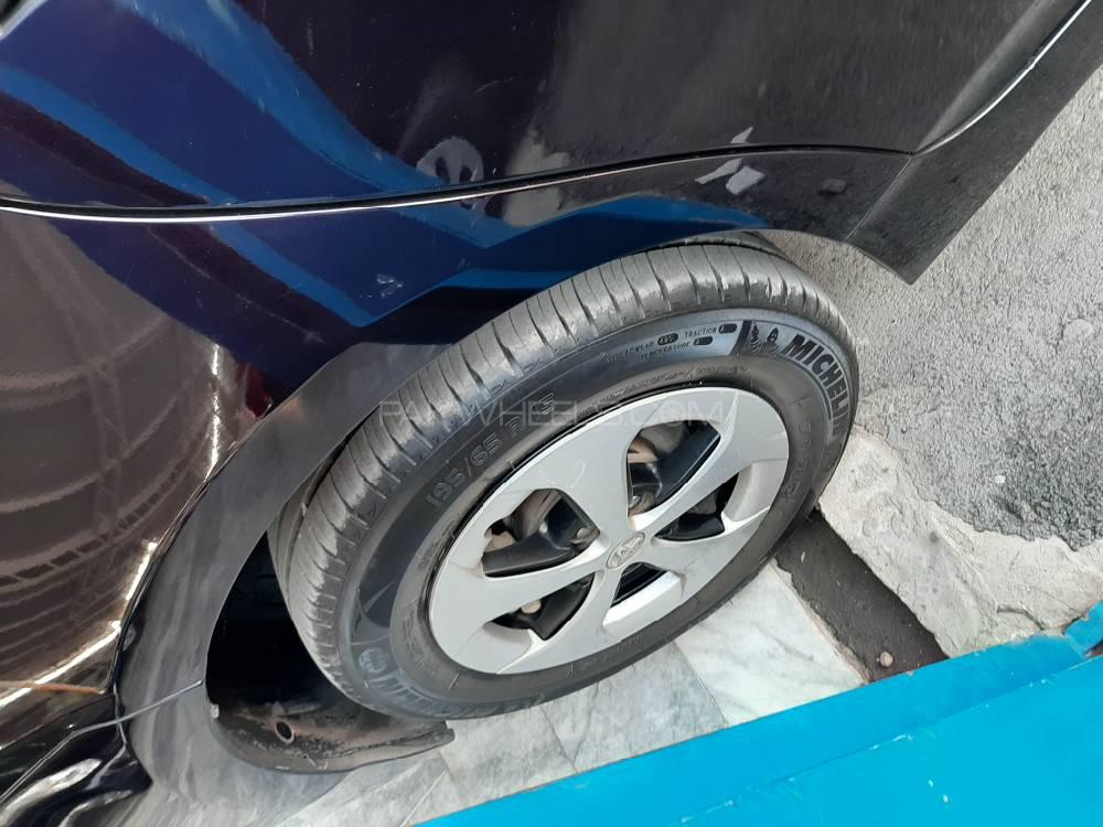 Toyota Prius 2014 for Sale in Peshawar Toyota Prius 2014 for Sale in Peshawar Image-13