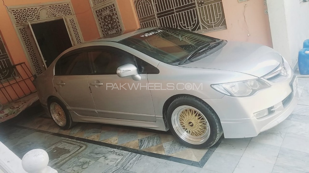 Honda Civic - 2011  Honda Civic - 2011  Image-2