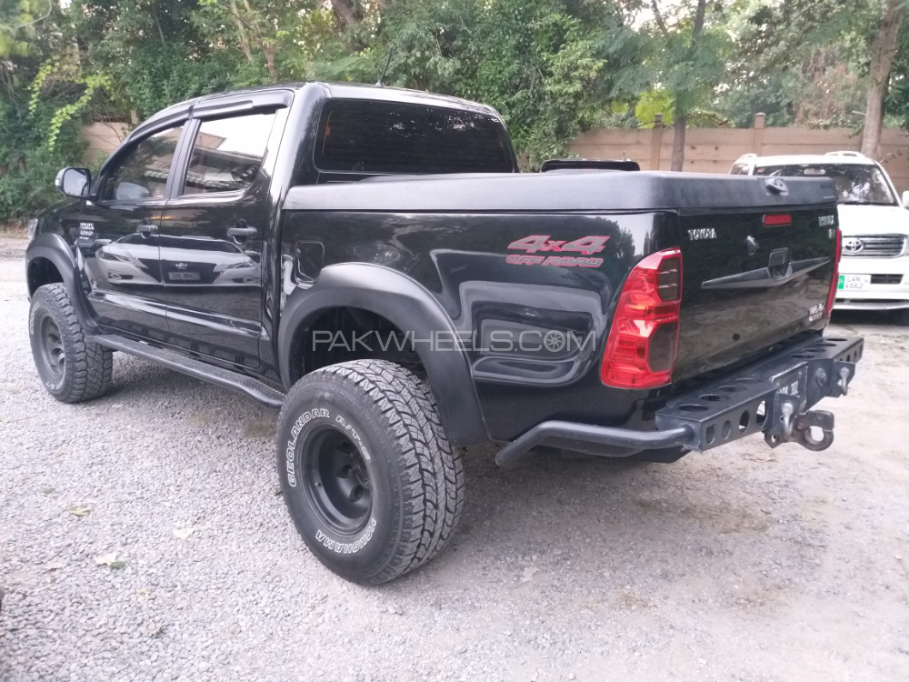 Toyota Hilux - 2010  Toyota Hilux - 2010  Image-3