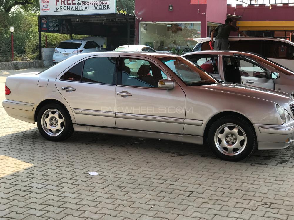 Mercedes Benz E Class 2001 for Sale in Islamabad Mercedes Benz E Class 2001 for Sale in Islamabad Image-2