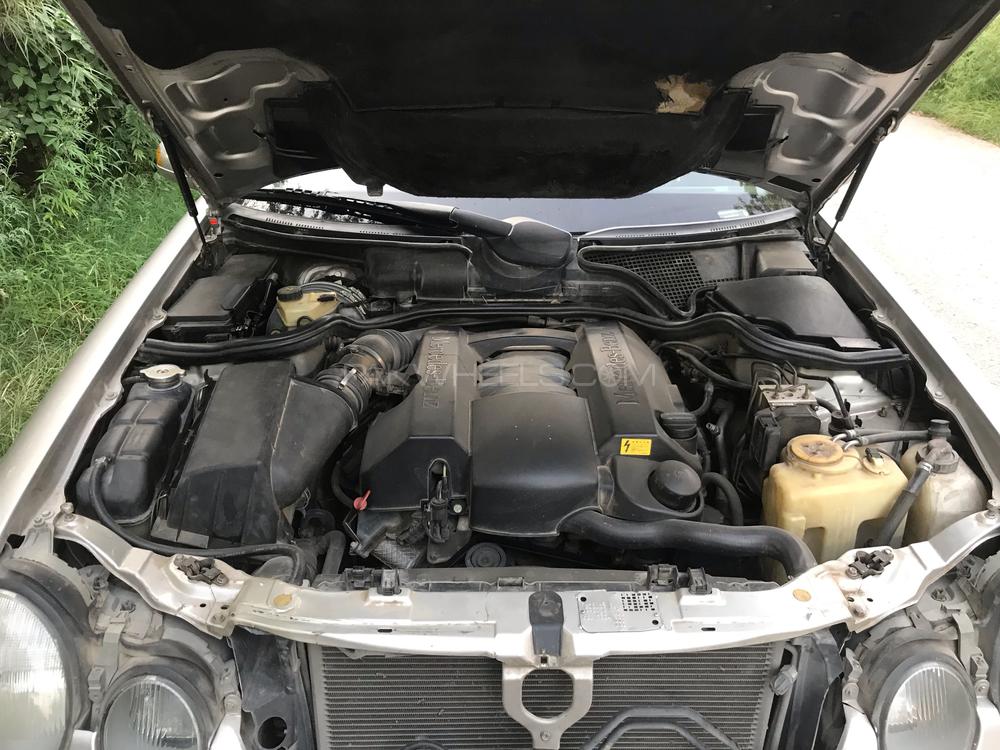 Mercedes Benz E Class 2001 for Sale in Islamabad Mercedes Benz E Class 2001 for Sale in Islamabad Image-6