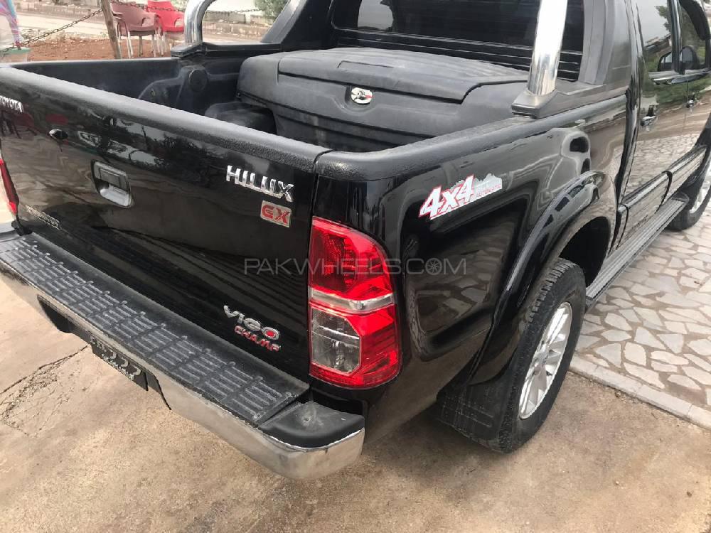 Toyota Hilux 2015 for Sale in Peshawar Toyota Hilux 2015 for Sale in Peshawar Image-6