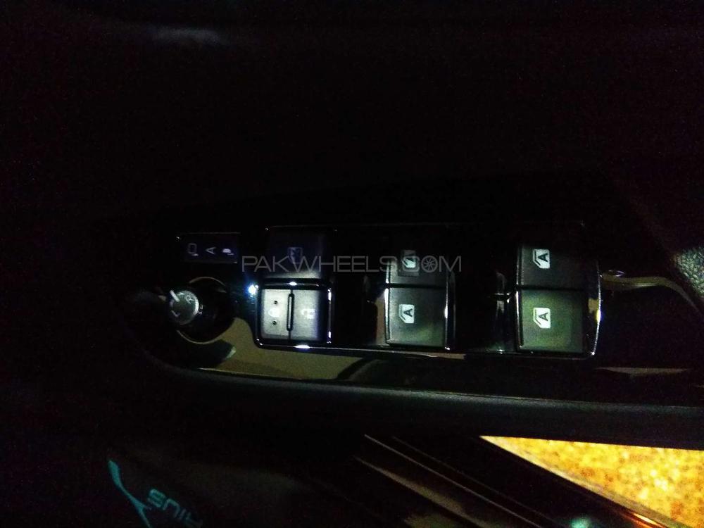 Toyota Prius 2016 for Sale in Lahore Toyota Prius 2016 for Sale in Lahore Image-6